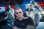 NARKO-BOS IZ NOVOG SADA ZLOSTAVLJAO LEGENDARNOG PEVAČA! Škrbić je bio strah i trepet za sve, šetao najlepše devojke, a onda mu je neko dobacio: Al' je dobra ova u tigrastom!