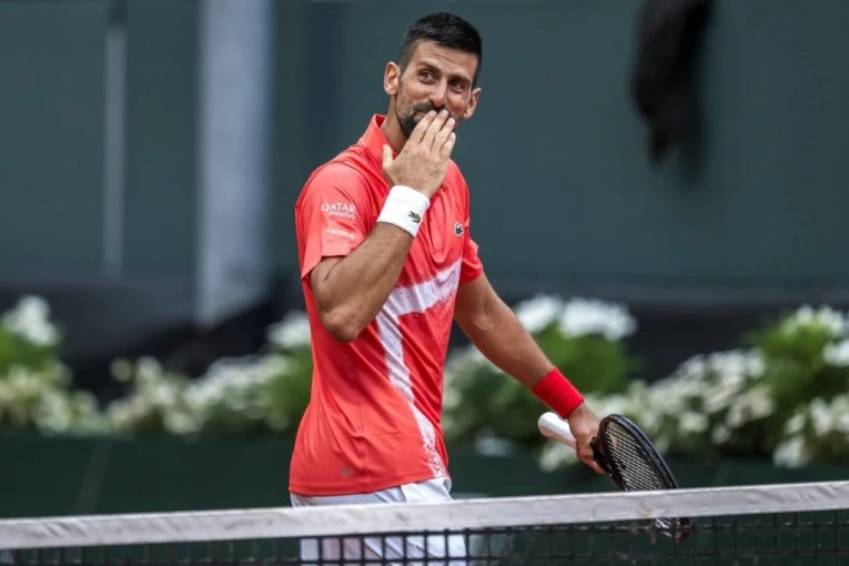 SLAVNI FUDBALER IMAO POKLON ZA NOVAKA! Srbin mu odmah uzvratio (VIDEO)