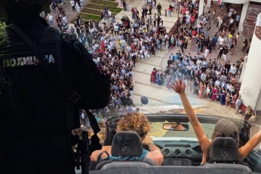 VEČE ZA PAMĆENJE, NE ZA KAJANJE! U toku kampanja Agencije za bezbednost saobraćaja: NA MATURU BEZ AUTOMOBILA!