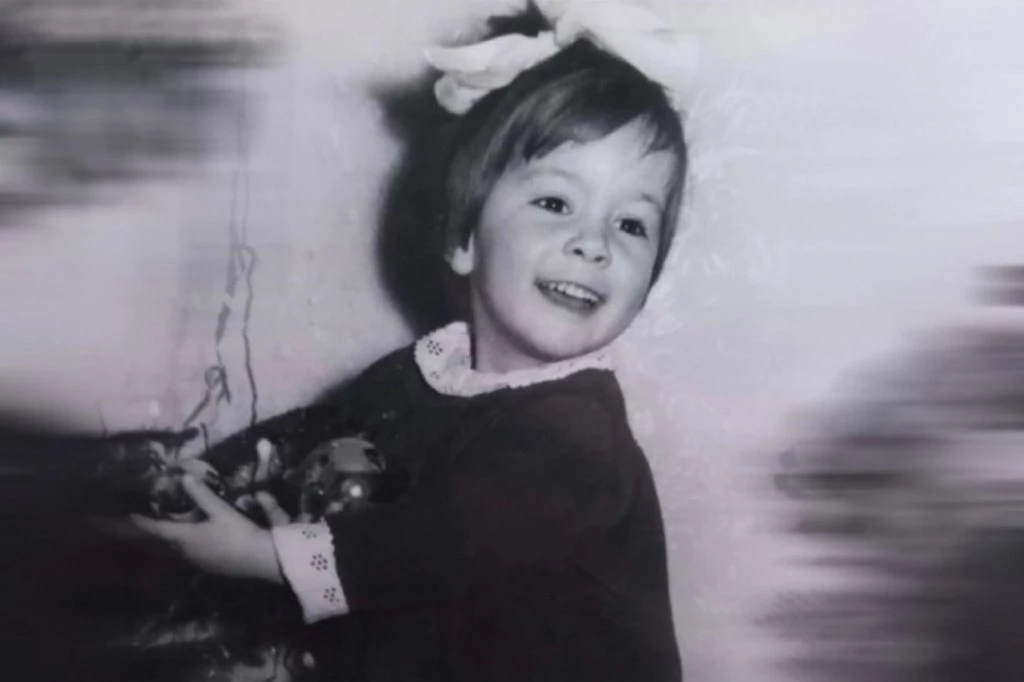 VESNA PETROVIĆ JE OSTAVLJENA KAO BEBA U JEDNOJ PRLJAVOJ KESI: Usvojena je, ali kada je odrasla otvorila je tajnu fioku i saznala ko su bili ljudi sa kojima je godinama živela!