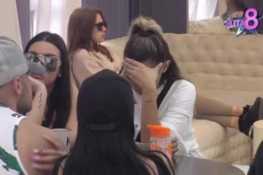 ANELI DOBILA NAPAD HISTERIJE U EMISIJI: Luka je ŠUTNUO, ona počela da DIVLJA - nastao HAOS u Beloj kući!