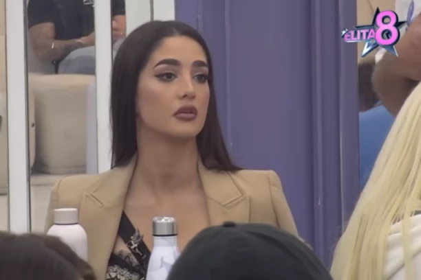 NAJVEĆI BLAM ANĐELE ĐURIČIĆ UŽIVO NA PINKU, GASTOZ JE ZAKUCAO ZA SAMO DNO: Ovo je najgore što joj se desilo nakon EKSPLICITNIH snimaka!