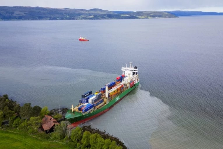 KONTEJNERSKI BROD SE NASUKAO U DVORIŠTE NORVEŽANINA:  Zaustavio se tik ispod prozora, a vlasnika probudila zvonjava na vratima