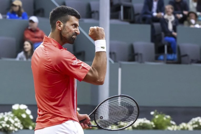 IDEMOOO: Novak u trećem setu počistio Britanca - još korak od 100. titule!