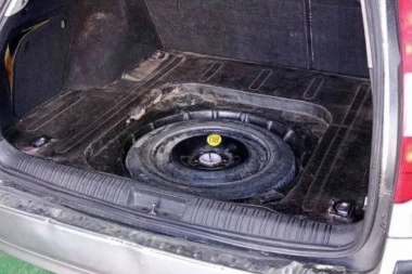 NOVO HAPŠENJE U BORBI PROTIV KORUPCIJE! Uhvaćen na izlazu iz Srbije!