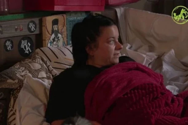 HAOS NA "FARMI 8": Aleksandra doživela NEZGODU, svi se okupili oko nje! (VIDEO)