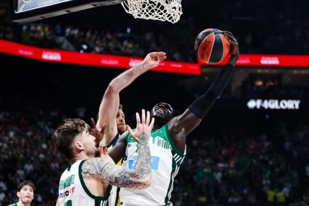 PAO JE PAO: Evropa dobija novog šampiona - Fener u finalu Evrolige!