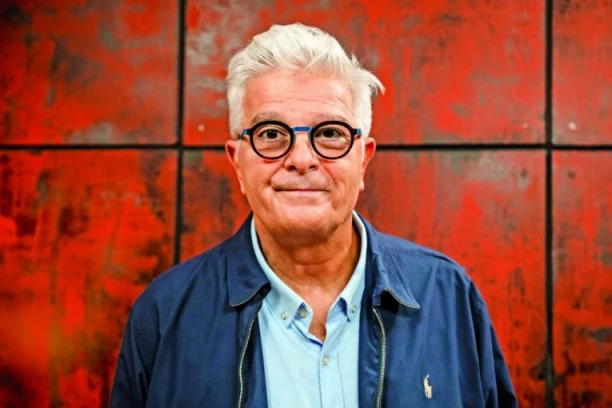 NEBOJŠA KRSTIĆ, MARKETINŠKI STRUČNJAK I POLITIČKI ANALITIČAR! Aleksandar Vučić jeste pobedio "krvavu šaku"!