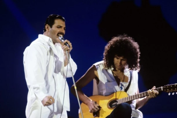 48 GODINA NIKO NIJE ZNAO DA IMA ĆERKU IZ TAJNE AFERE! Svi su mislili da je pevač UMRO BEZ POTOMSTVA, a onda je pronađena ONA!