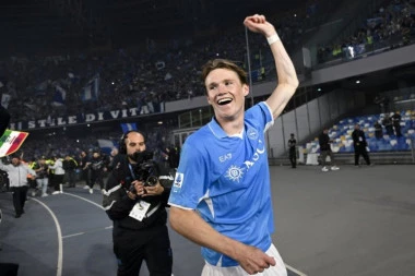 U JUNAJTEDU JE BIO 13. PRASE, A SADA JE LIDER ŠAMPIONA ITALIJE! Ovaj čovek je šokirao sve, A JEDAN SRPSKI FUDBALER JE ODMAH ZNAO O KAKVOM BISERU SE RADI!