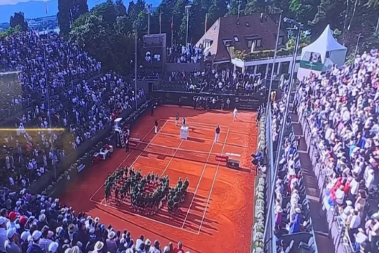 O OVOME ĆE PRIČATI CEO SVET: Nole je došao do 100. titule ali ono što su deca uradila će vas raspametiti! (FOTO)