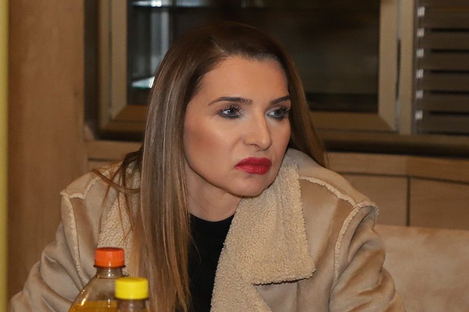 ПЕВИЦА СНИМАЛА СЕБЕ НА ТЕЛЕФОН, И ФИЛЬТР СПАЛ! Это видео нашей звезды все обсуждают в социальных сетях (ГАЛЕРЕЯ)