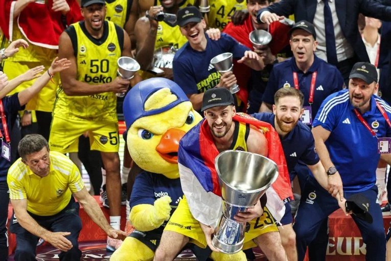 HVALA BOGU: Emotivni Gudurić - jedva je prozborio par reči!