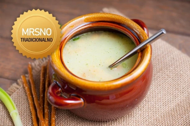 ZABORAVLJENI RECEPTI KOJI SU GREJALI DETINJSTVO: Jeftina, ukusna čorba od starog hleba miriše na bakinu kuhinju i budi uspomene