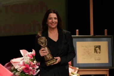 Glumici Neli Mihailović uručena nagrada "Žanka Stokić" (FOTO)