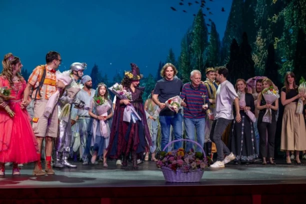 ŽELJKO MITROVIĆ NAPRAVIO BRODVEJ U BEOGRADU! Višeminutne ovacije nakon premijere mjuzikla "Ivica i Marica" u Teatru Odeon!