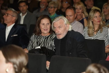 LJUBAV TRAJE DECENIJAMA, A POČELA JE NA ČUDAN NAČIN! Ovako je naš glumac osvojio Olgu Odanović: Počeo je da ide za mnom...