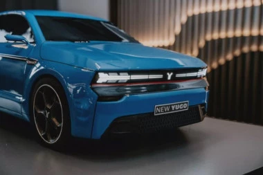 SIMBOL JEDNOG VREMENA! Dvoja vrata, kompaktne dimenzije, kockasta silueta - sve što treba da znate o legendarnom četvorotočkašu!