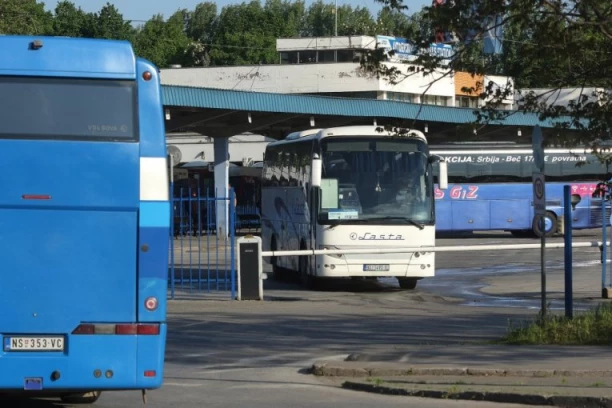 ŠTA SVE MORA DA ISPUNI PREVOZNIK U SRBIJI UKOLIKO VOZI DECU? Uključena je i policija, a bez jednog ne sme da se krene na put