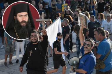 NAROD SE DIGAO, SVEŠTENICI ODBIJAJU DA BOGOSLUŽE ZBOG SMENE VLADIKE TIHIKA: Podrška arhijereju koji je kažnjen jer remeti ujedinjenje pravoslavaca i katolika