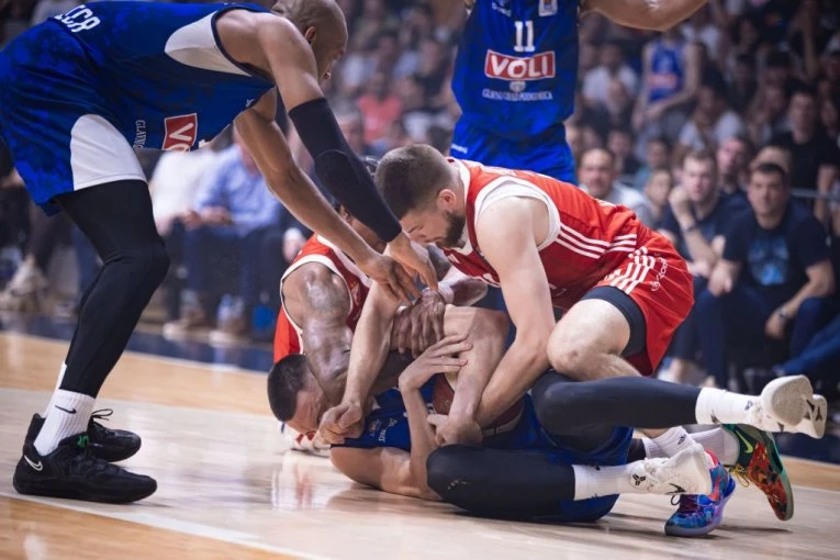 PREKID U MORAČI, OGLASILI SE IZ ZVEZDE MERIDIANBET: Ako se OVO DESI, hala se PRAZNI!