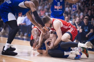 KAKAV GEST ANDREJA ŽAKELJA: Trener Budućnosti se izvinjavao Sferopulosu, pa potegao gospodski potez!