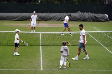 NOVAK HTEO DA BATALI TENIS, A ONDA SU GA DECA SPASLA: Đoković otkrio kada mu je bilo najteže u karijeri