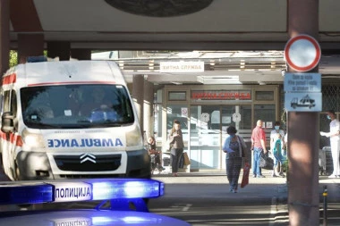 LEŽAO U BOLNIČKOM KREVETU NA BANJICI, PA POPIO NEKOLIKO METAKA! Napadač ušao preko terase i pucao Stojanu u GRUDI I GLAVU!