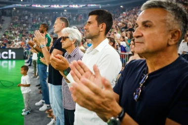 TATA JE STAVIO NA STO 10 MARAKA I REKAO: OVO JE SVE ŠTO IMAMO! Đoković otkrio koji je trenutak bio presudan u njegovom životu