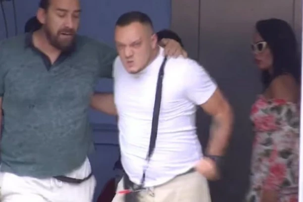 GASTOZ SAZNAO S KOJIM UČESNIKOM "ELITE" JE ANĐELA IMALA ŽESTOKU AKCIJU! Šok-bomba uživo na Pinku, on sve prepričao!