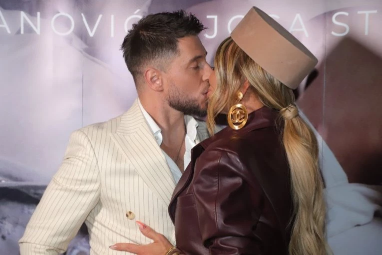 SUPRUGA JOCE STEFANOVIĆA POKAZALA TRUDNIČKI STOMAK: Pogledajte kako Iva izgleda u ŠESTOM mesecu trudnoće! (FOTO)