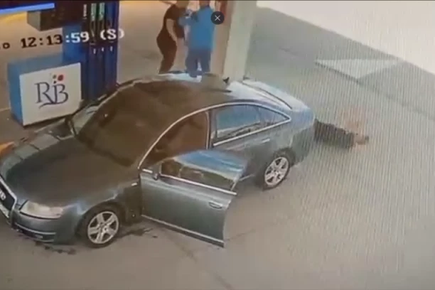 PAO KAO POKOŠEN! Pretučen poznati političar iz BiH na pumpi! SNIMAK LEDI KRV U ŽILAMA! (VIDEO)