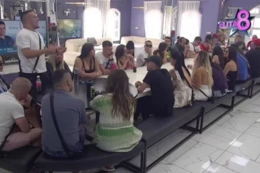 TI SI ŽIVOTNI GUBITNIK! Mića ispalio rafal uvreda na Gastoza, tvrdi da je na sve spreman zarad POBEDE, Karić ga podržao, pa udario na vezu sa Anđelom! (VIDEO)