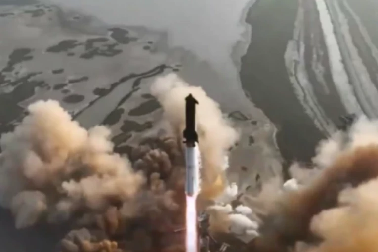 AU, KOJA HAVARIJA! Maskova raketa Staršip doživela debakl! (VIDEO)