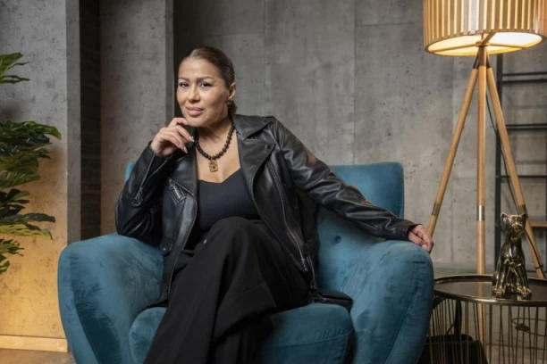 ŠTA ĆE REĆI KASPER? Mina Kostić za ove EKSLUZIVNE stvari uzima novac! Pevačica pronašla novi način da zaradi!