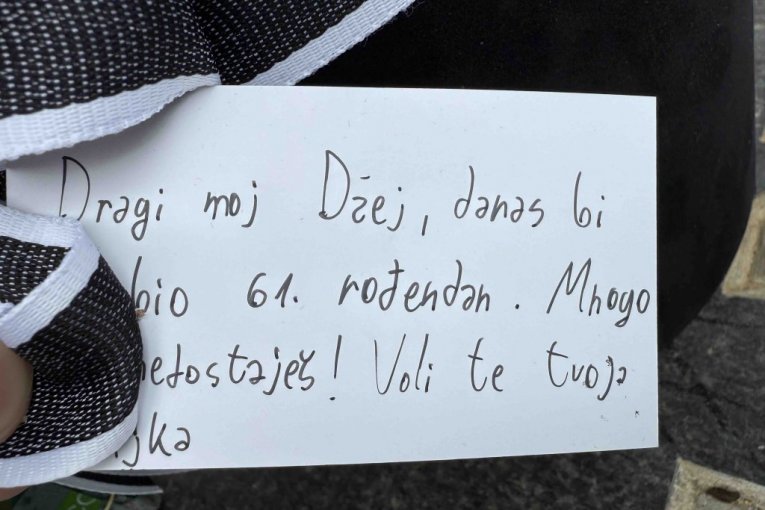 Grob Džeja Ramadanovskog za njegov rođendan