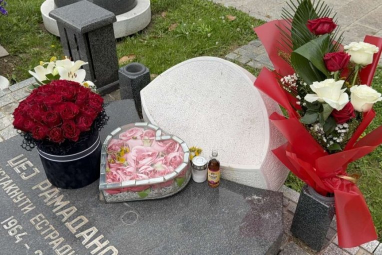Grob Džeja Ramadanovskog za njegov rođendan