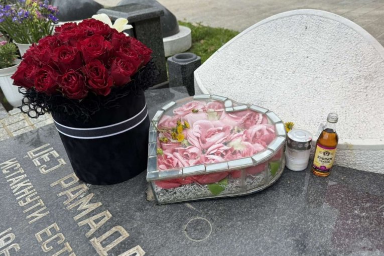 Grob Džeja Ramadanovskog za njegov rođendan