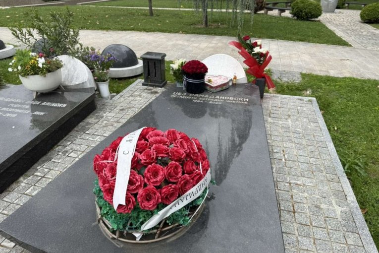 Grob Džeja Ramadanovskog za njegov rođendan
