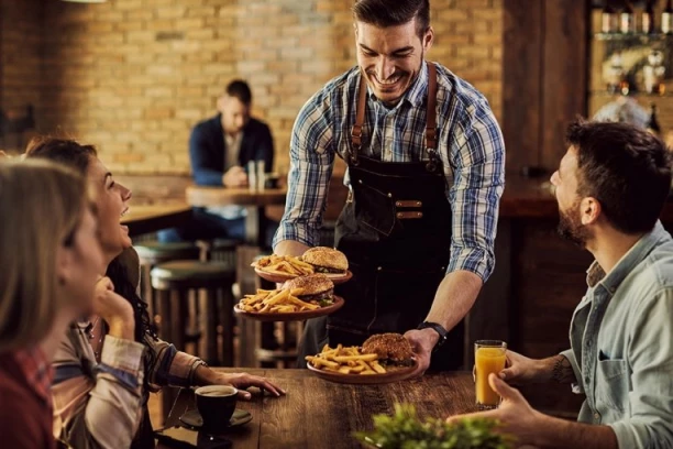 NOVA PRAVILA U RESTORANIMA! Može skupo da vas košta ako ne obratite pažnju na ovakve stvari