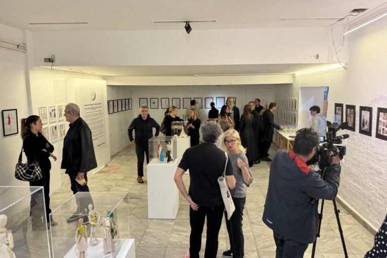 "Modna igraonica" u kojoj učestvuju devojčice iz Ribnikara posvećena Angelini Aćimović