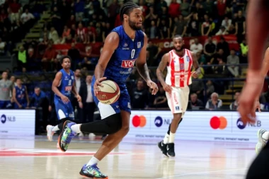 RETKO SE VIÐA OVAKAV ŠUT SA SLOBODNIH BACANJA: Mnogima je promaklo šta radi ovaj igrač Budućnosti! (FOTO)