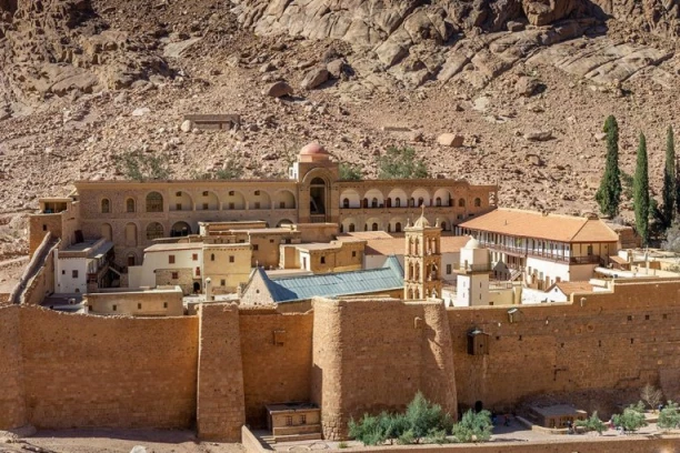 KO JE ZAKAZAO U ODBRANI NAJSTARIJEG HRIŠĆANSKOG MANASTIRA: Sve je na kocki, preti strašna odluka i ne ide hrišćanima u korist