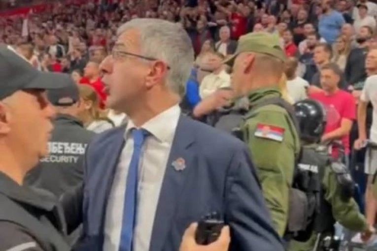 SFEROPULOS DAO KRATKU IZJAVU, PA NAPUSTIO PRES KONFERENCIJU! Strateg Zvezde Meridianbet jasno dao do znanja šta je sada najbitnije!