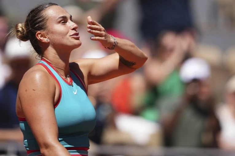 SABALENKA U PROBLEMU: Ribakina na korak do titule u Melburnu