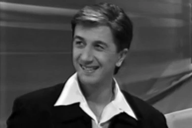 MISTERIJA DUGA VEĆ DVE DECENIJE! Pevač pronađen mrtav u stanu, a ono što se dogodilo neposredno pre toga - NAJEŽIĆE VAS!