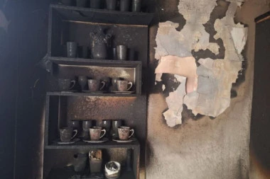 DVA DEČAKA ZADRŽANA NA HIRURGIJI! U požaru u Nišu povređeni i njihovi roditelji!