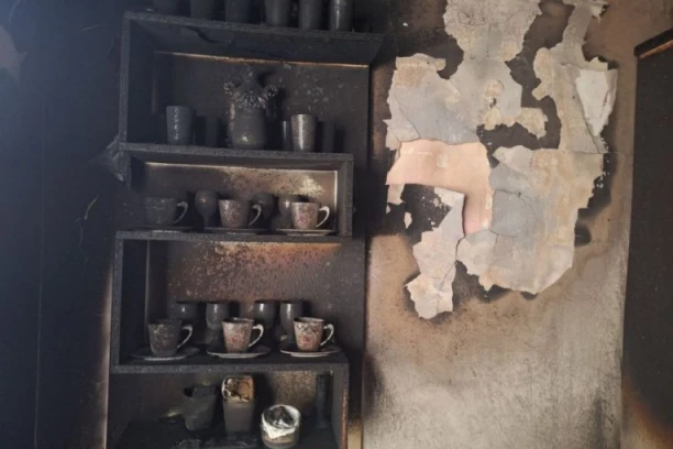 DVA DEČAKA ZADRŽANA NA HIRURGIJI! U požaru u Nišu povređeni i njihovi roditelji!