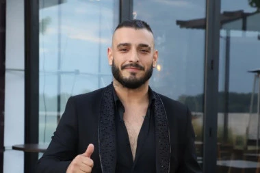 STIGLE INFORMACIJE O SINU DARKA LAZIĆA: Kompletna javnost bruji o ovome, fotografija obišla internet!