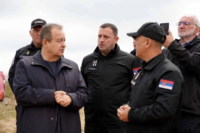 SPASENO 505 ŽIVOTA U OVOJ GODINI! Ministar Dačić prisustvovao vežbi spasavanja na Kopaoniku!  (FOTO)